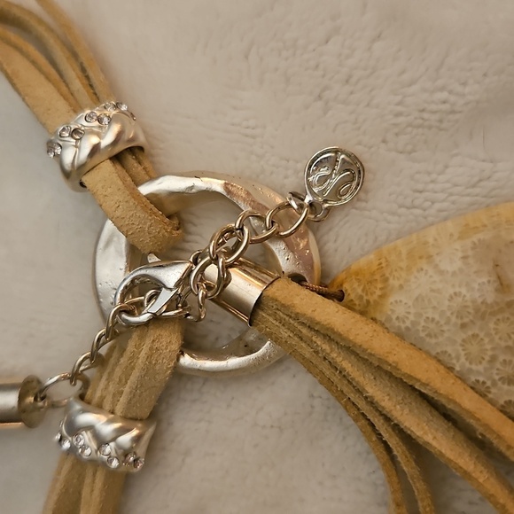 EP Chrysanthemum Fossilized Coral Teardrop Stone Pendant Leather Necklace - Picture 6 of 7